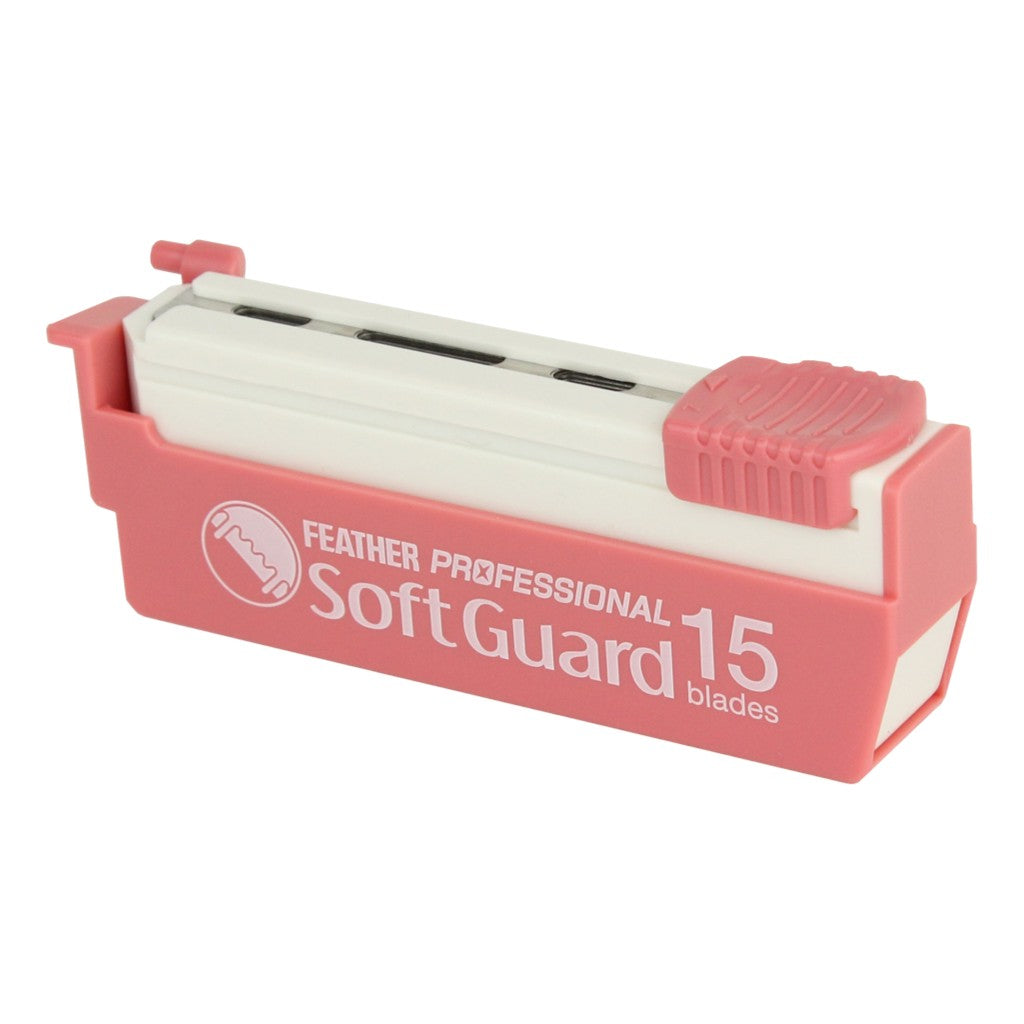 Feather Artist Club Soft Guard Blades cartridge with red casing and easy-dispensing mechanism.