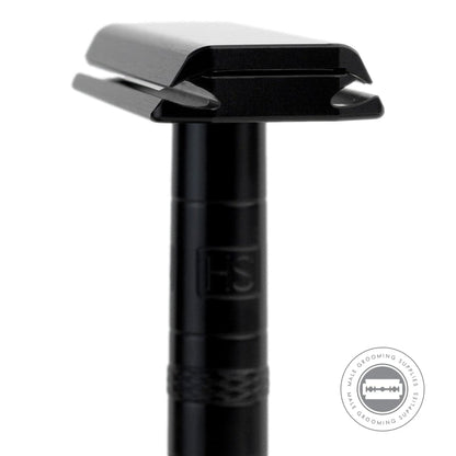 Side view of the Henson AL13 Safety Razor V2.0 Jet Black, featuring precise blade alignment and fine grip details.